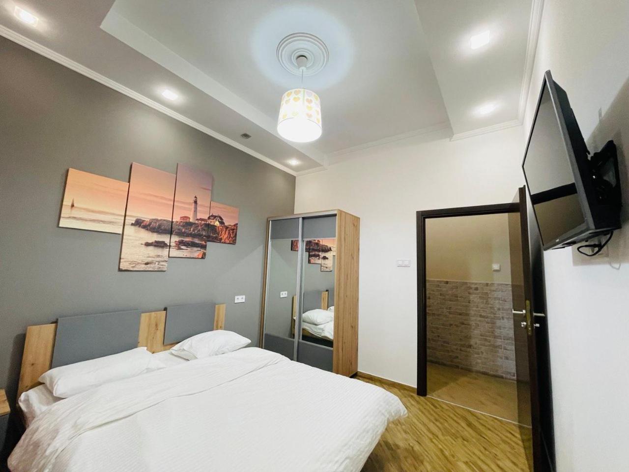 Apartment For Rent In The City Center Of Kharkiv K18 Elinaflats Bagian luar foto