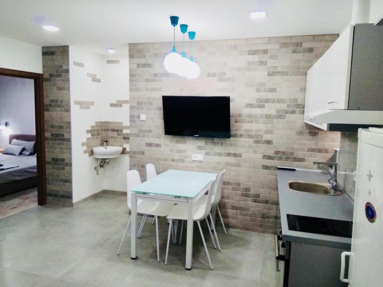 Apartment For Rent In The City Center Of Kharkiv K18 Elinaflats Bagian luar foto